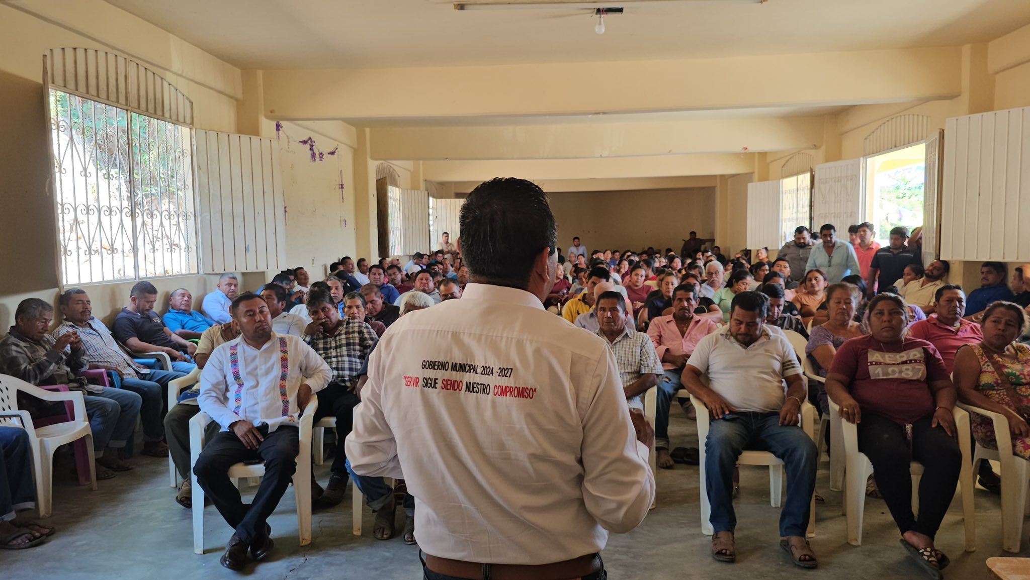 ATIENDE ALCALDE ADAIR HERNÁNDEZ AUDIENCIA PÚBLICA EN LA COMUNIDAD DE TLAXCALIXTLAHUACA